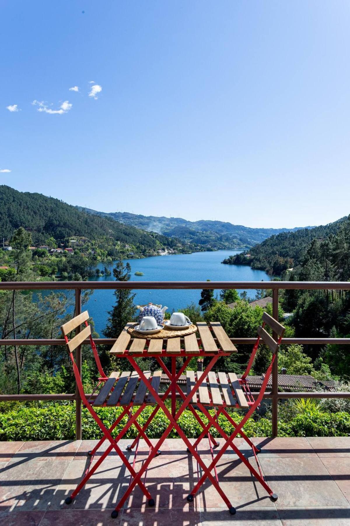 Geres Mountain Lake Views By Geres Casas エクステリア 写真